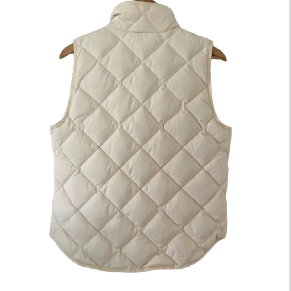 J Crew quilted vest white cream color Gold zipper SZ small excellent condition